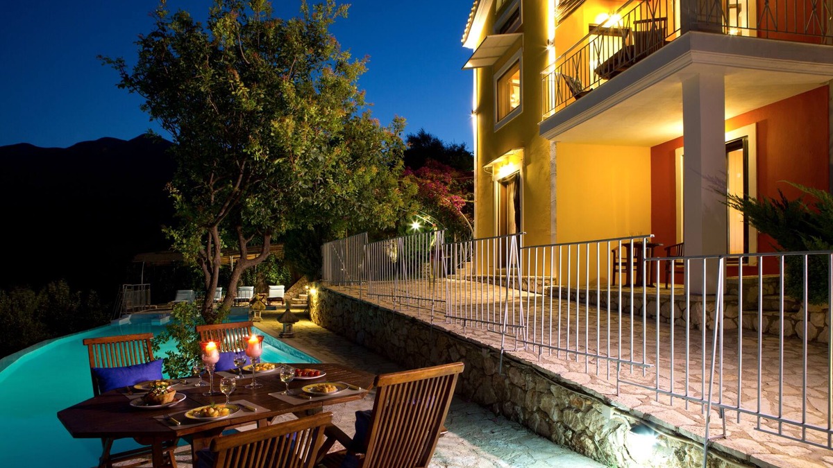 Nidri Villa | Luxury villa overlooking the sea with private pool-Villa Rose
