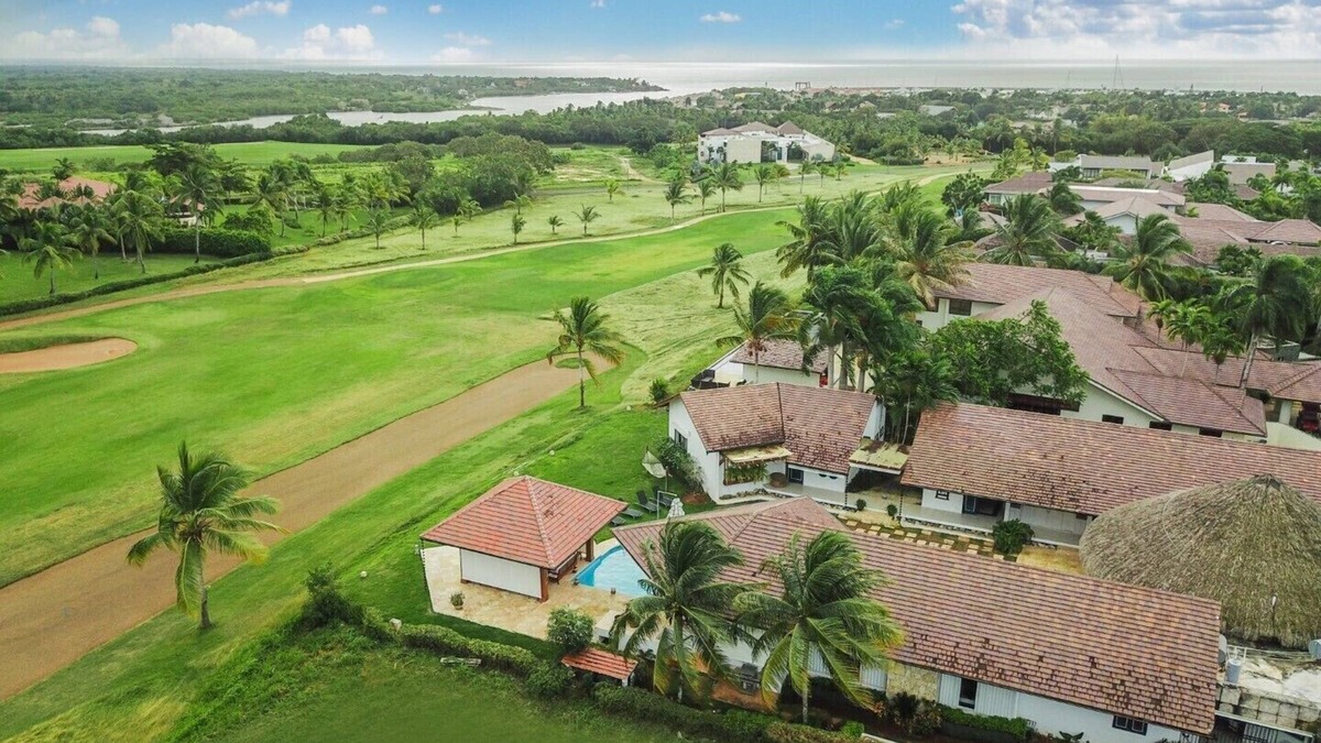 Las Palmas Villa | Luxury Villa Perfect for Romantic Weekend Golf Panoramic near Marina