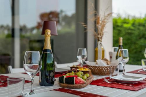 Fonte de Sesimbra Villa | Luxury Villa- Pool, garden, 3BR, total privacy