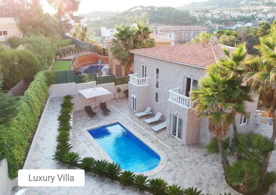 Lloret de Mar Villa | Luxury Villa - Private Beach and Pool -