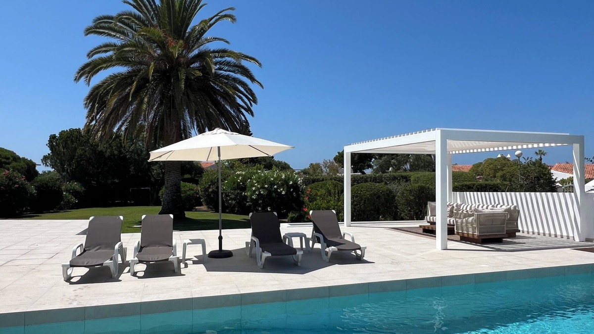 Mato Serrao Villa | Luxury Villa in Carvoeiro with Heated Pool, Distant Sea Views and Large Garden