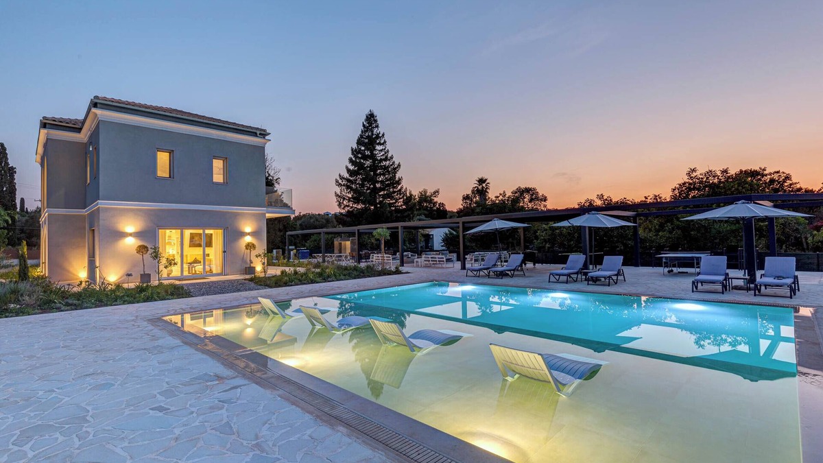Old Town Villa | Luxury Villa Rika Corfu with 5 Bedrooms & Pool