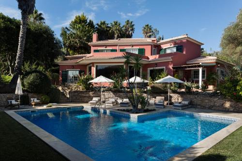 Zambujal Villa | Luxury Villa Sesimbra Pool Tennis Maid