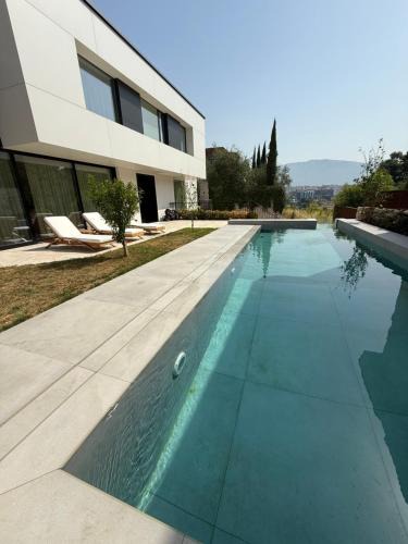 Mjull-Bathore Villa | Luxury Villa Silente