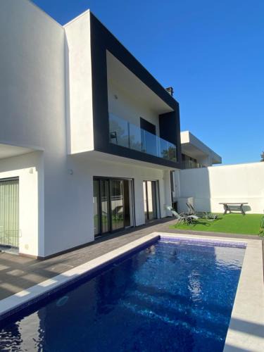Seixal Villa | Luxury villa surrounded by nature and beach