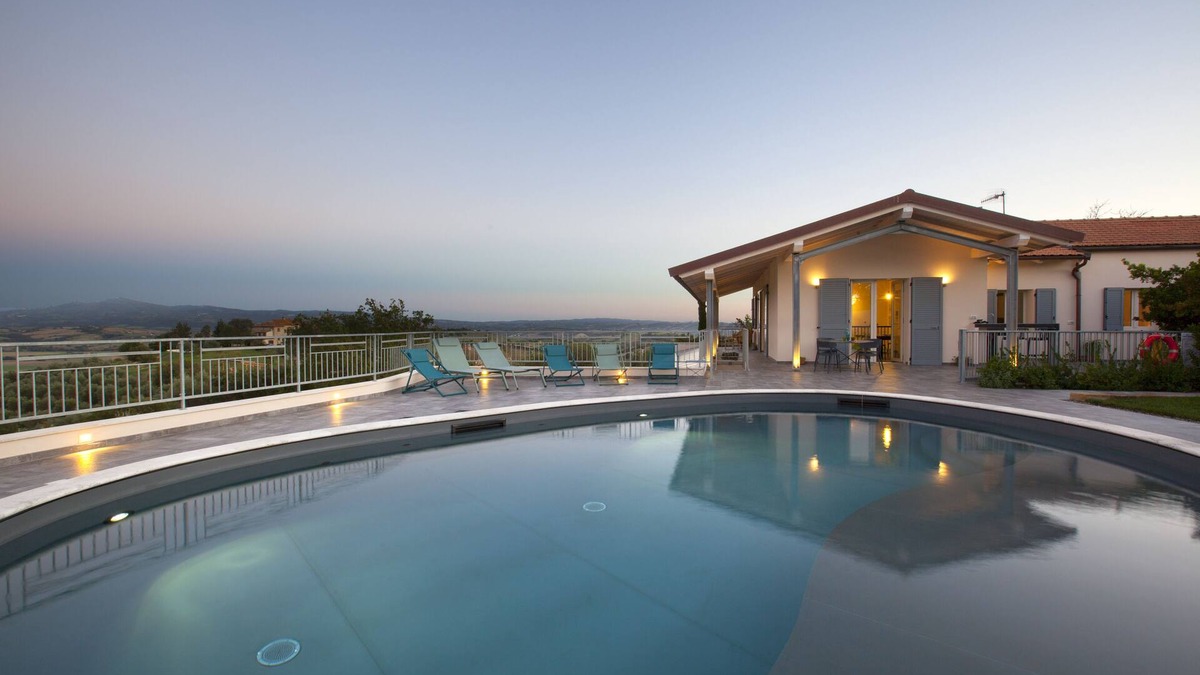 Campagnatico Villa | Luxury villa, swimming pool, shaded terraces, panoramic view, sauna fitness room