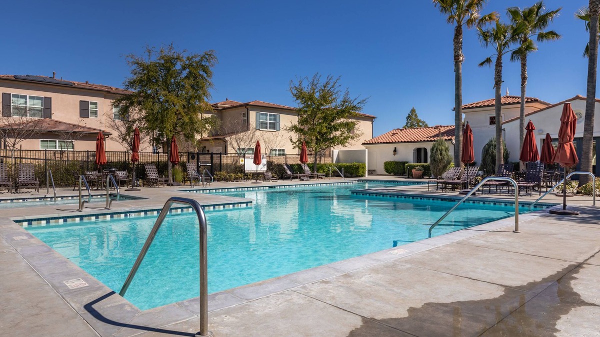 Santa Clarita Villa | Luxury Villa w/Cmty. Pool/Spa (by Goode.Homes)