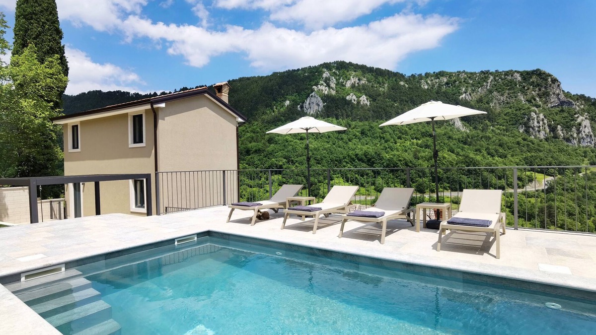 Lovran Villa | Luxury Villa with Sea Views & Tranquility at the Edge of Ucka Nature Park