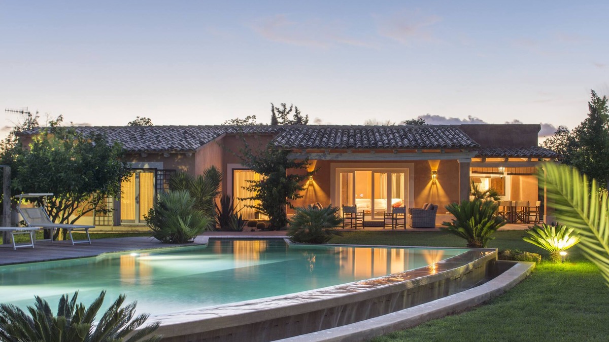Castelvetrano Villa | Luxury villa with pool near Selinunte - 3 bedrooms, 3 bathrooms