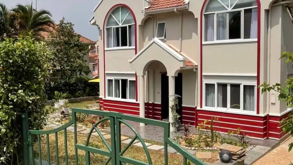Kireka House | Luxury villa with a king-size bed in Butabika