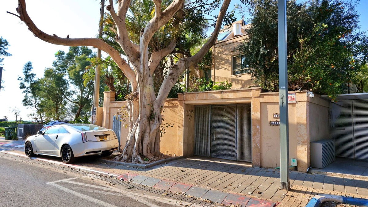 Herzliya Pituach Villa | Luxury Villa with a Sea View and a heated pool