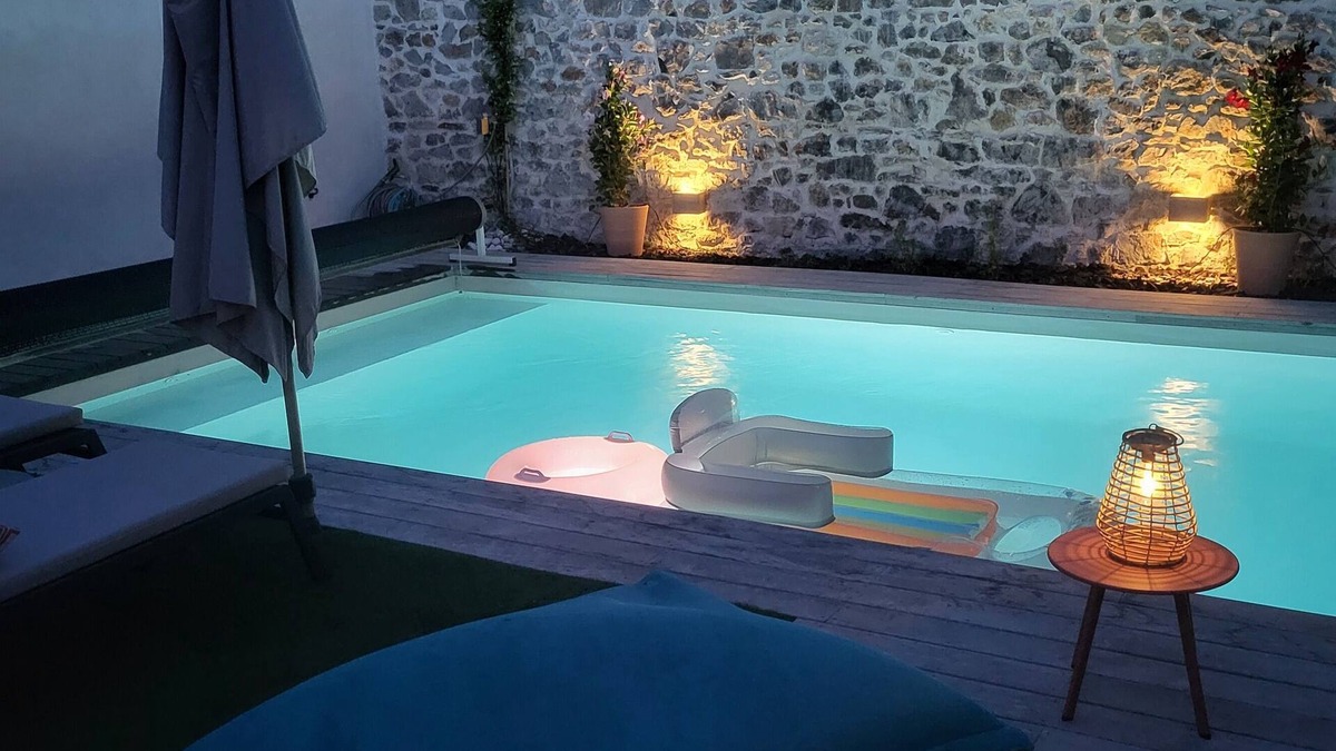Candillargues Villa | Luxury Villa with Year-Round Comfort and Saltwater Pool in Prime Location
