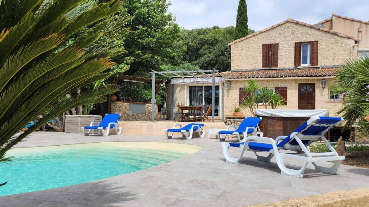 Quartier des Espesses Villa | Luxury villa with infinity pool & spa 5 min from downtown Nîmes
