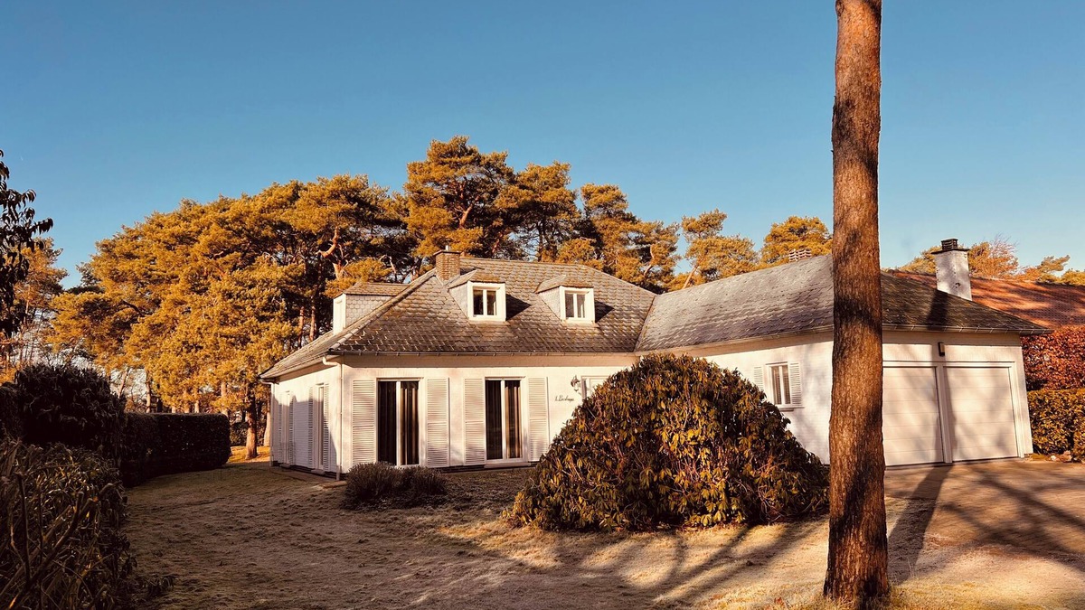 Lommel Villa | Luxury villa with jacuzzi. Perfectly located in wooded area, close to downtown!