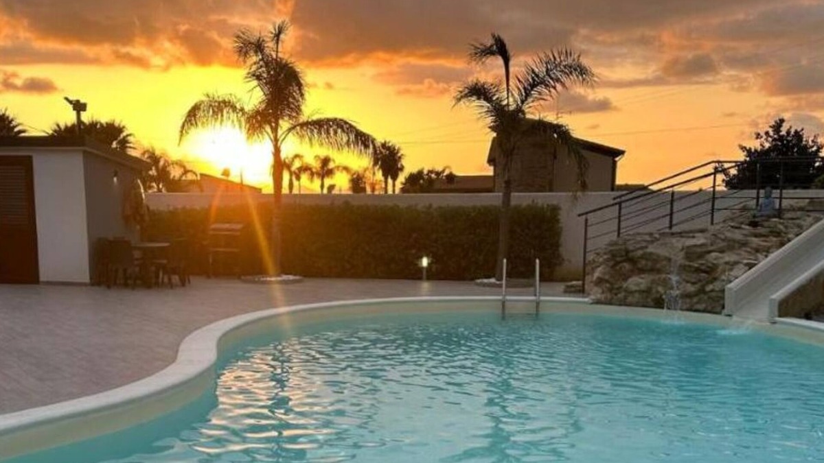 Borgetto Apartment | Luxury villa with pool and jacuzzi near the sea