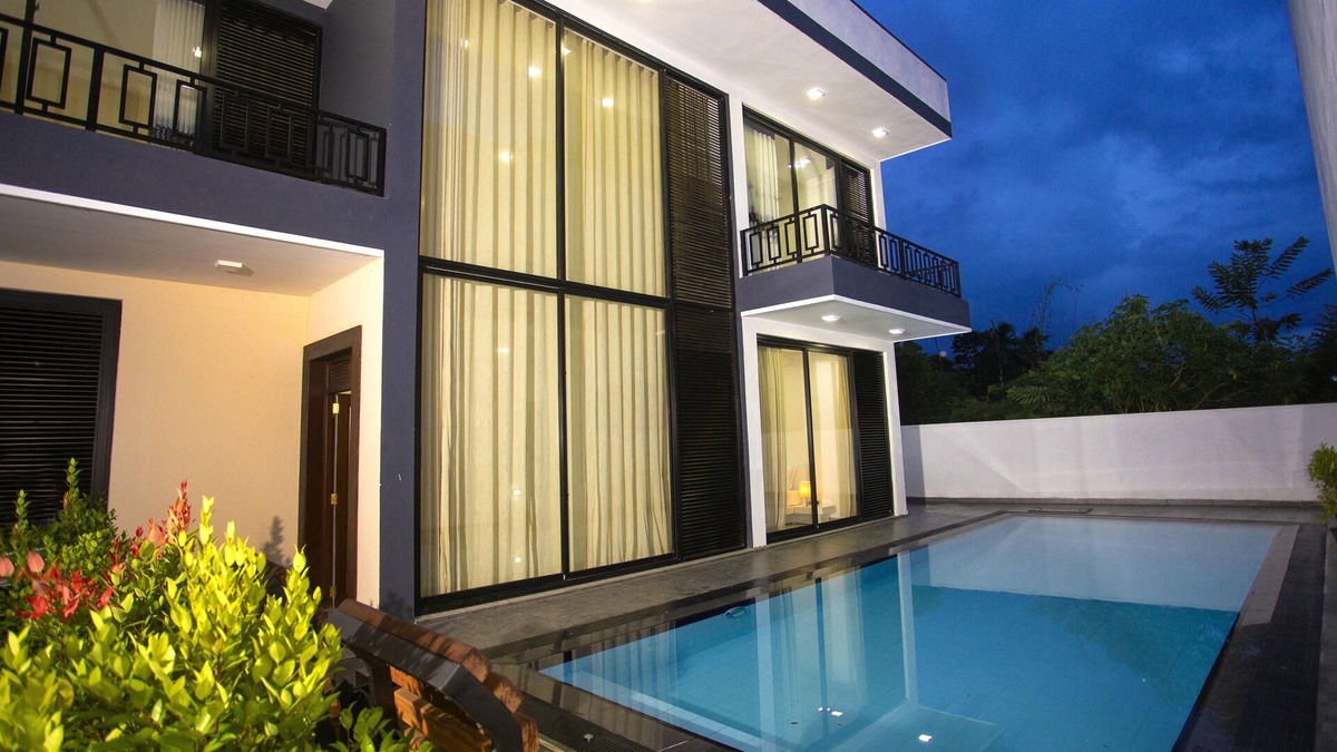 Gomagoda Villa | Luxury Villa with privet outdoor swiming pool.