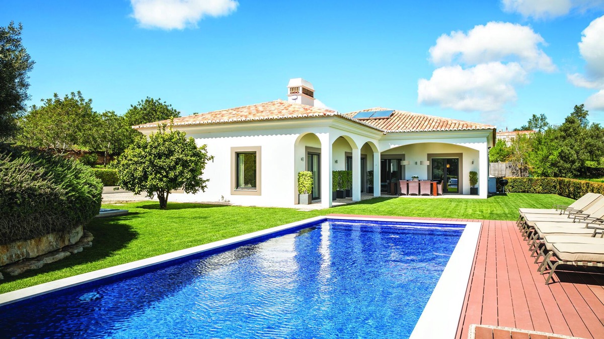 Boliqueime Villa | Luxury Villa with Private Pool, Cinema & Games Room. Near to Beaches & Golf.