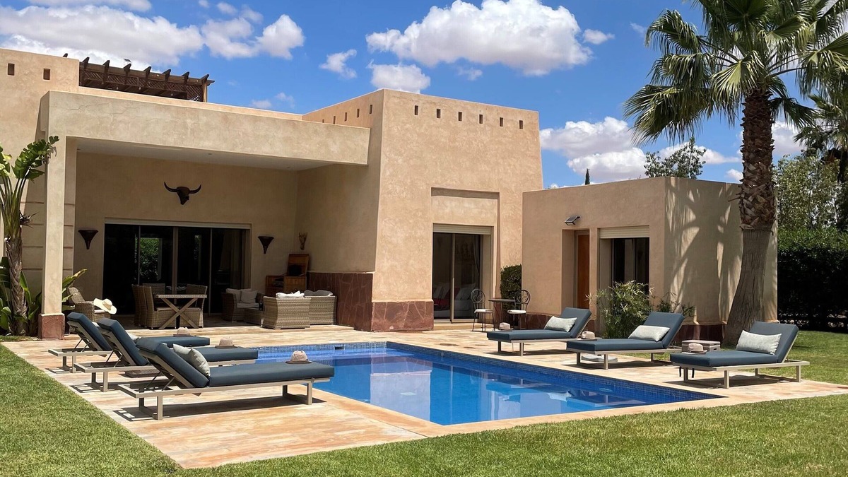 Annakhil Villa | LUXURY VILLA WITH PRIVATE POOL AND 4 SUITES