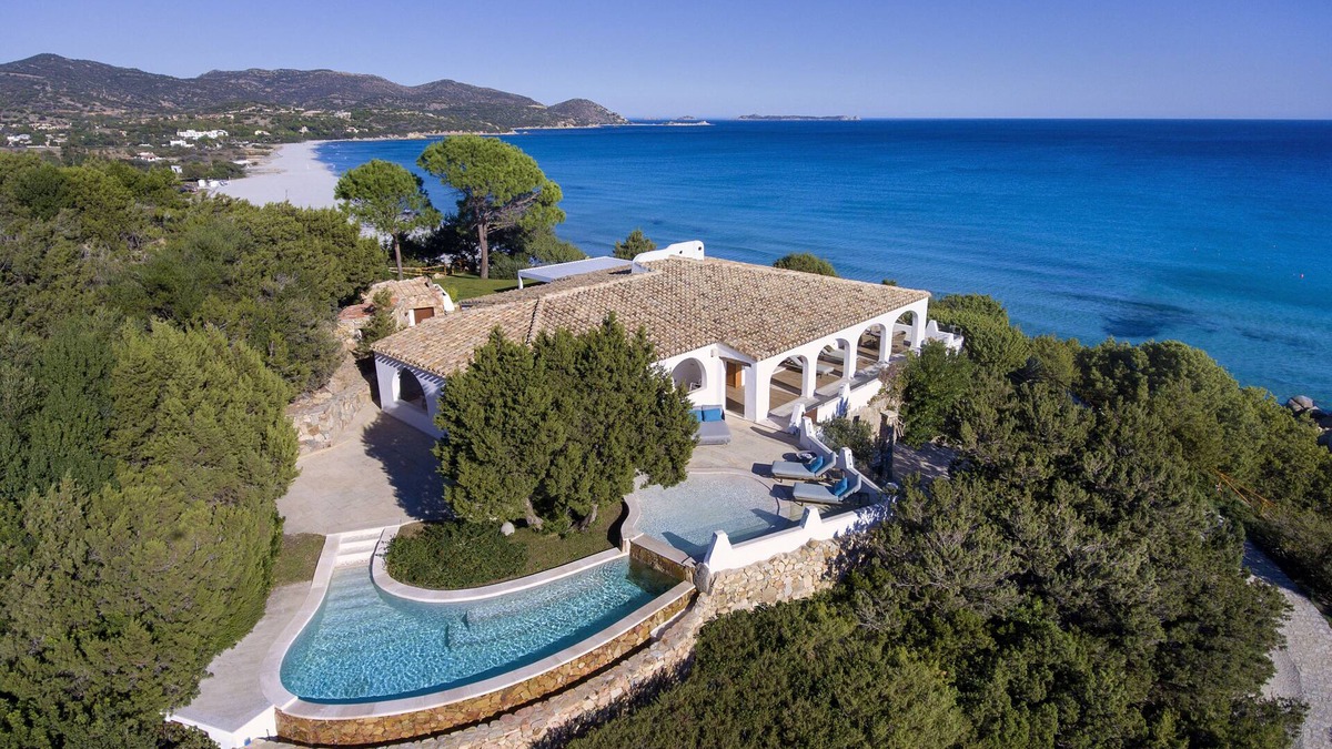 Notteri Villa | Luxury villa with private infinity pool on the beach