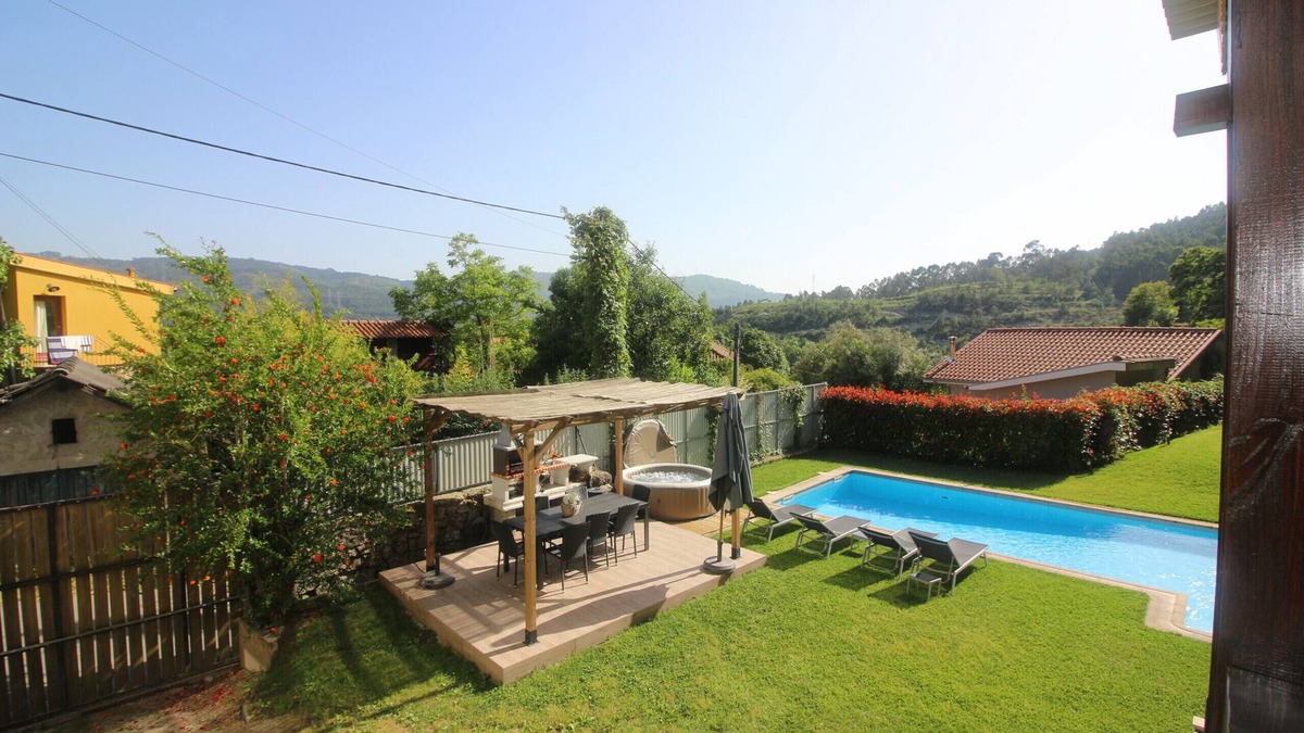 Bouro Villa | Luxury villa with private pool and jacuzzi
