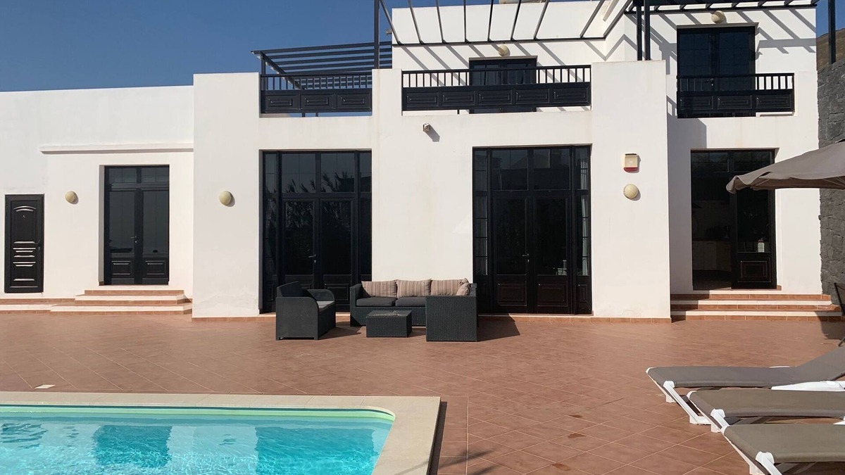 Conil Villa | Luxury villa with private heated pool, WIFI, views of the sea and volcanoes