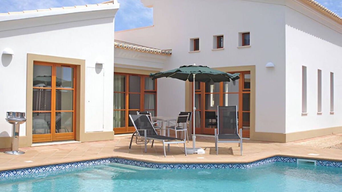 Raposeira Villa | Luxury Villa with Private Pool