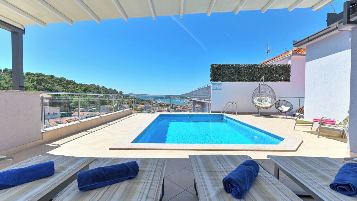 Trogir Villa | Luxury villa with rooftop pool & jacuzzi