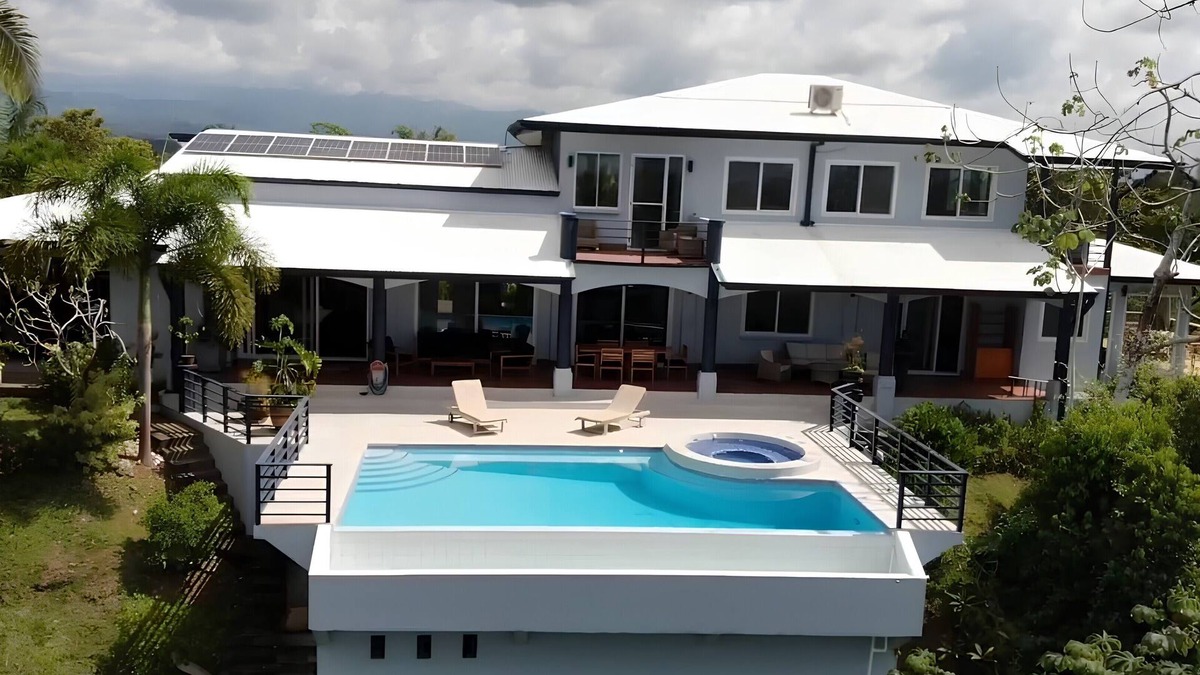 Quepos Villa | Luxury Villa with Separate Guest house and 360view