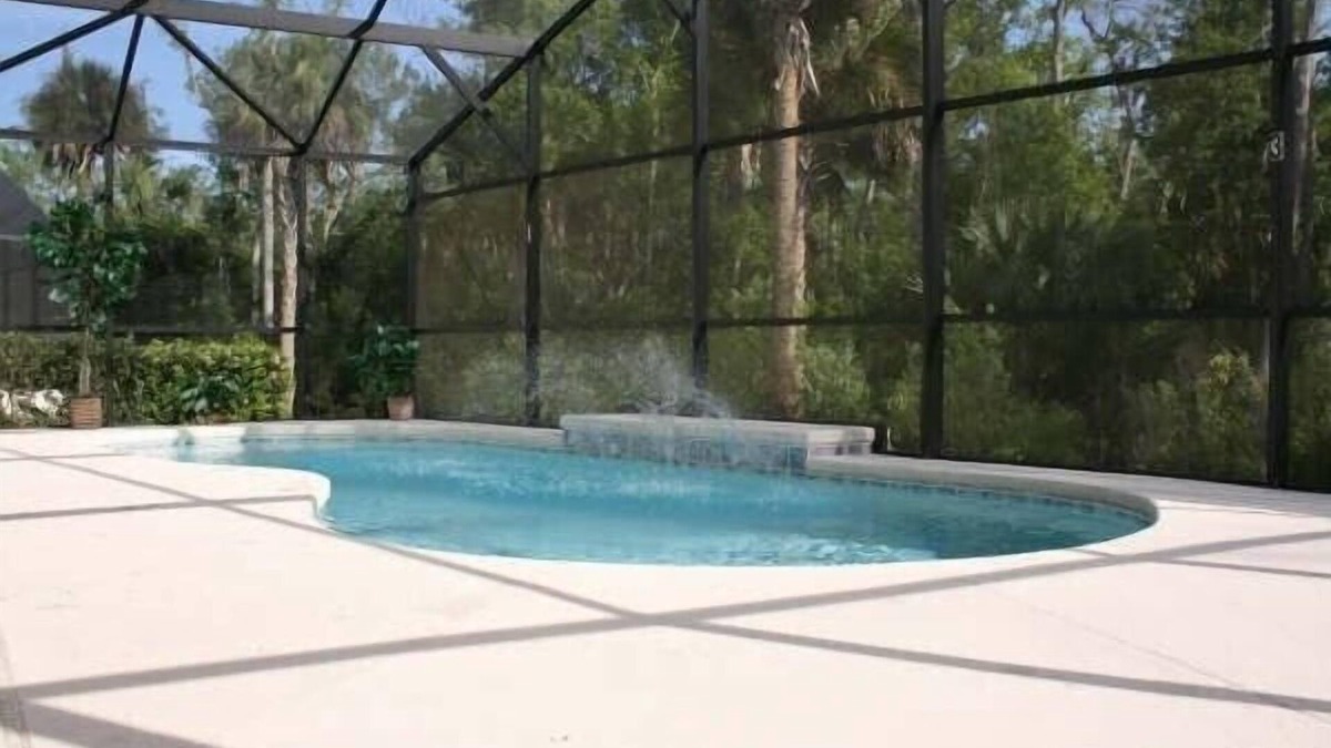 Cumbrian Lakes Villa | Luxury villa with south facing pool; 15 minutes from DisneyWorld