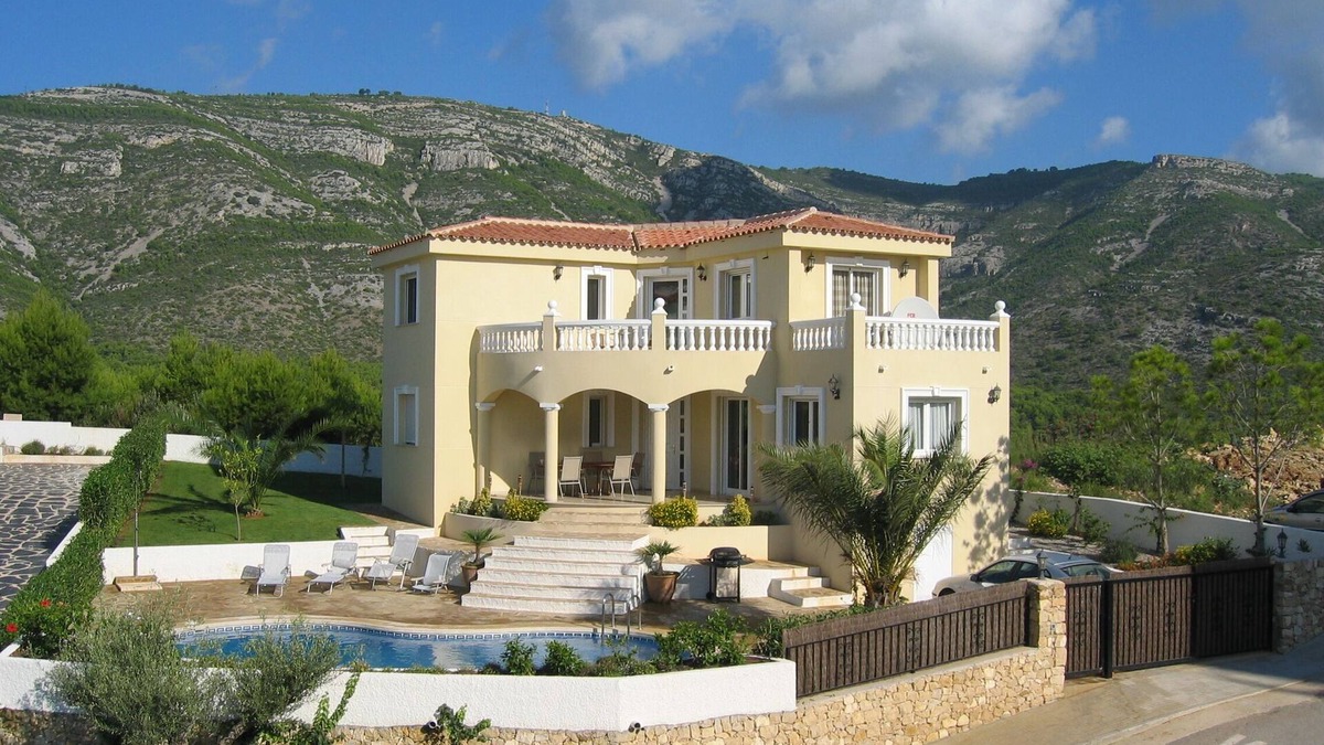 Alcossebre Villa | Luxury Villa With Spectacular Views And Private Heated Pool and Wifi