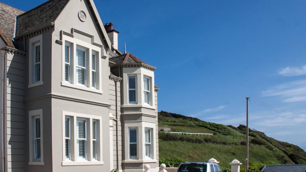 Portpatrick House | Luxury Villa with Stunning Sea Views, Sleeps 10