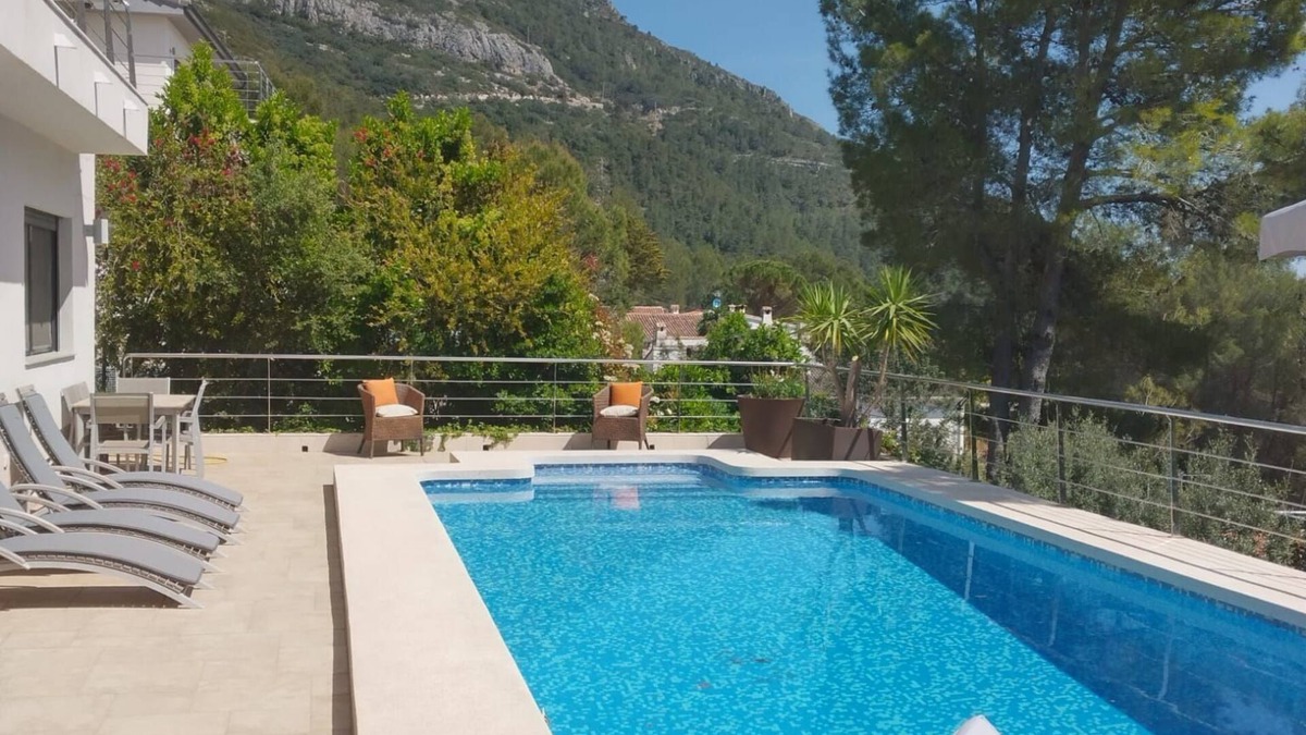 La Drova Villa | Luxury villa with stunning views.