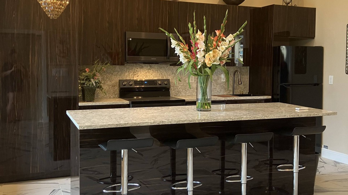 Coconut Creek House | Luxury Villa with full size washer and dryer within 5 miles of the beach