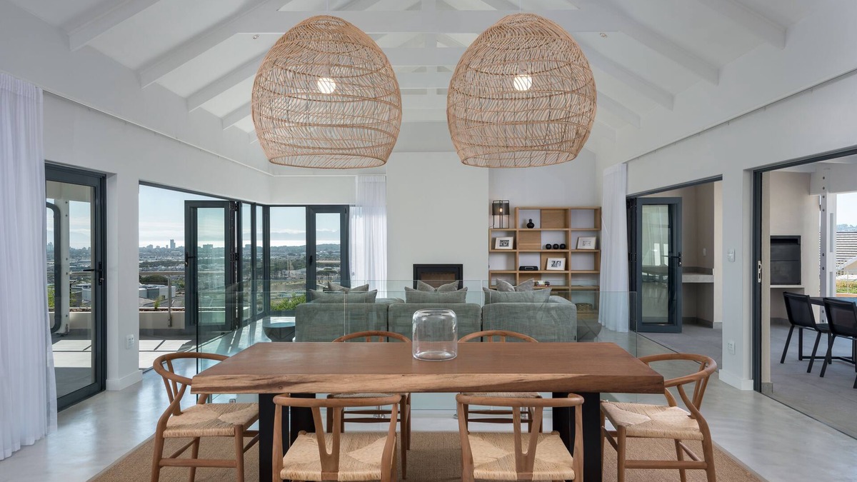 Helderberg Rural House | Luxury villa with pool & garden in Somerset West - ideal for connoisseurs & golfers
