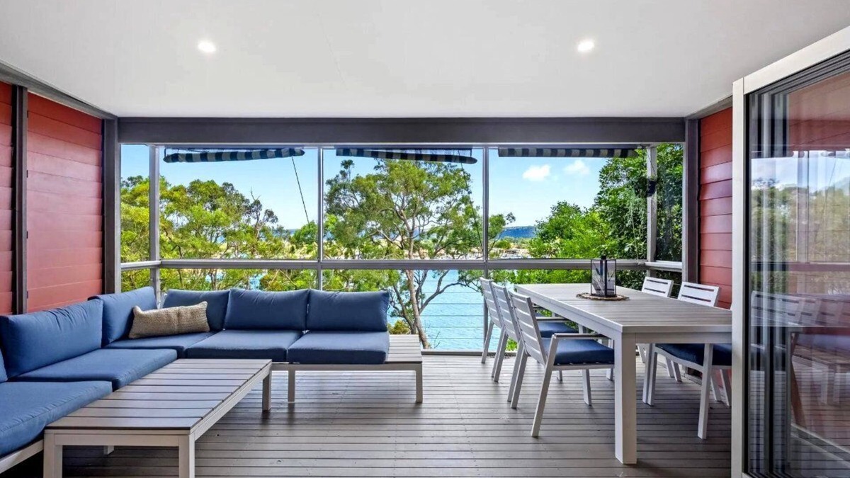 Booker Bay House | Luxury Villas Cottage in Paradise at Daleys Point (Walk to the beach)