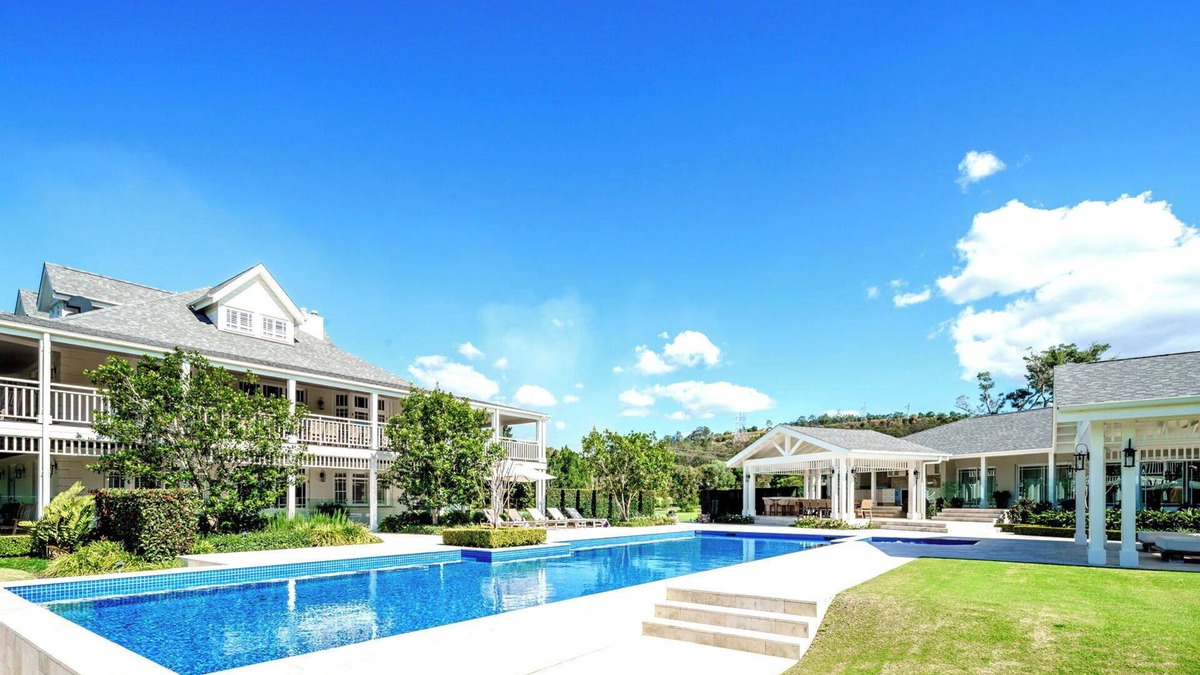 Wongawallan House | Luxury Villas Guanaba Estate (Heated Pool)