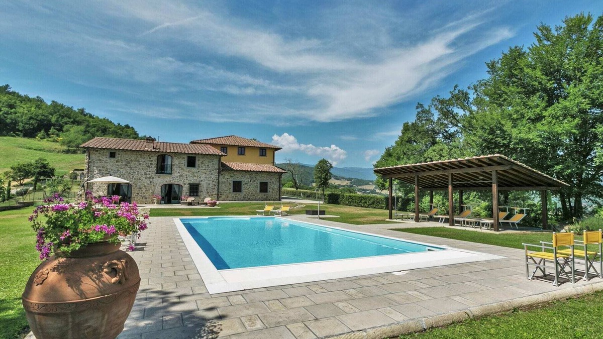 Poppi Villa | Luxury Villas in Poppi with Heated Pool