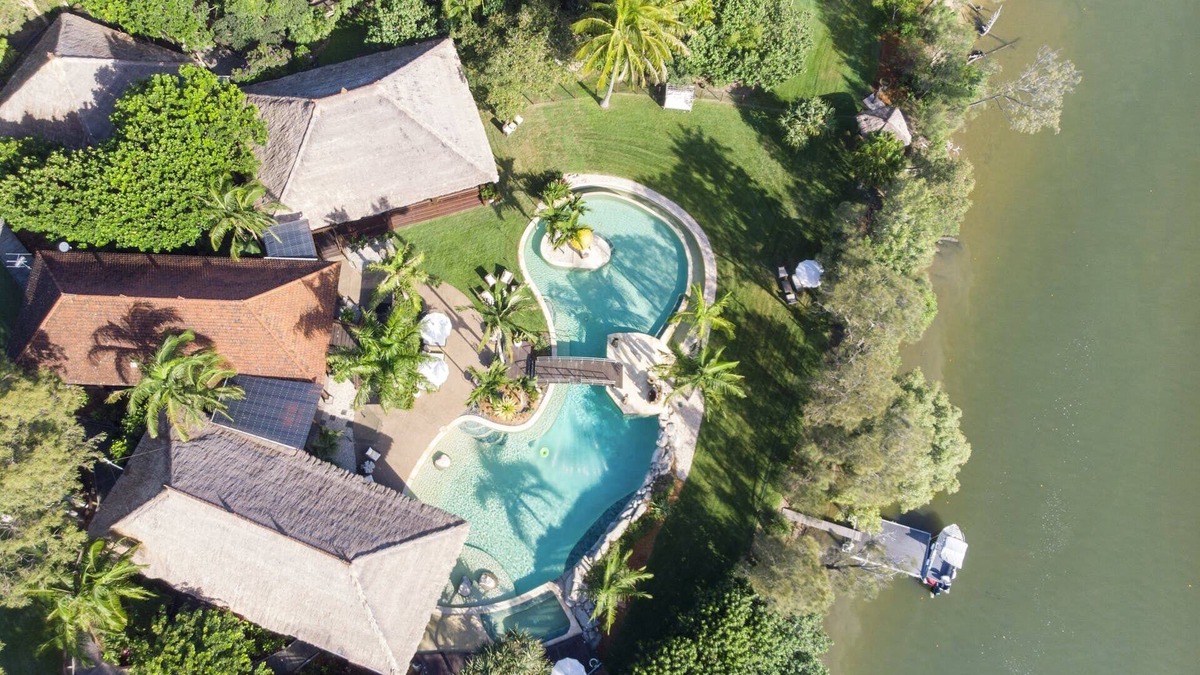 Sunshine Beach Villa | Luxury Villas Makepeace Island (Ocean Views)