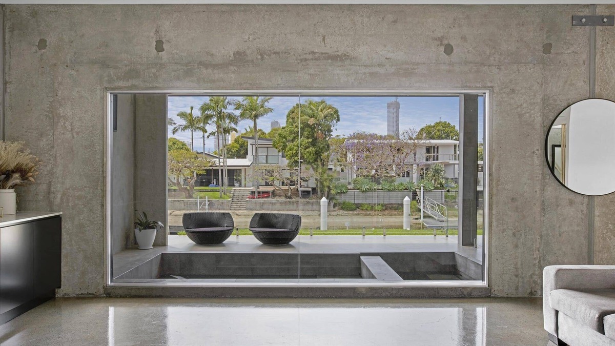 Broadbeach Waters House | Luxury Villas Urban Hideaway - Stay 5 Pay 4 winter special