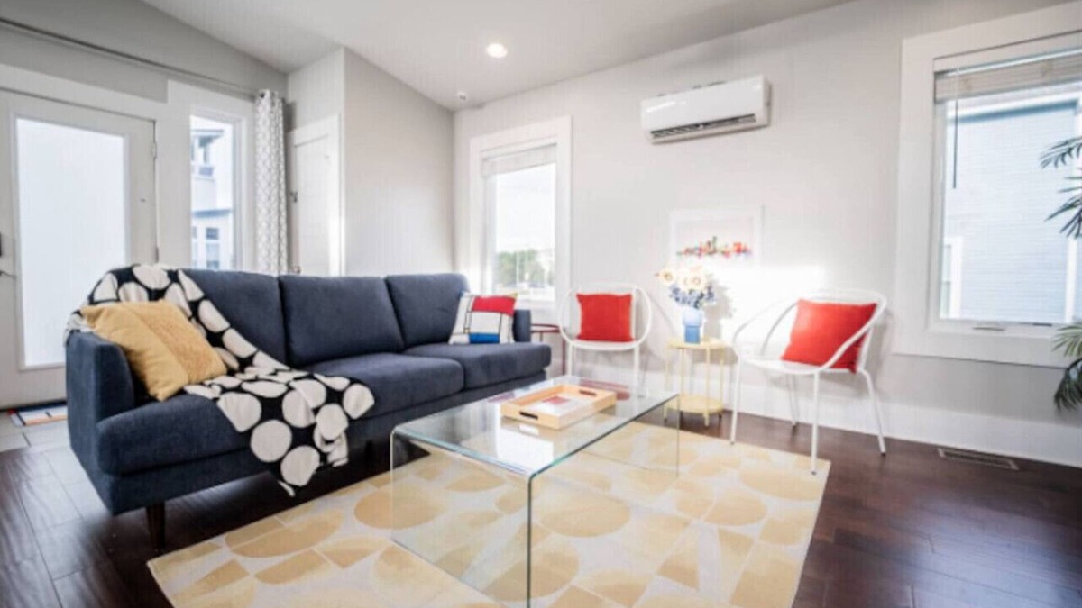 Fountain Square House | Luxury w/SoakTub* King* Backyard* Fountain Sq