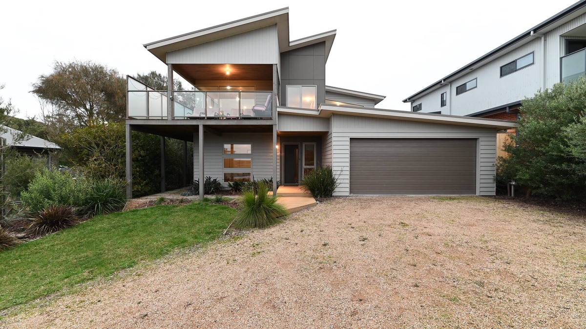 Waratah House | Luxury Waratah Bay Beach House with sweeping views of Wilsons Prom