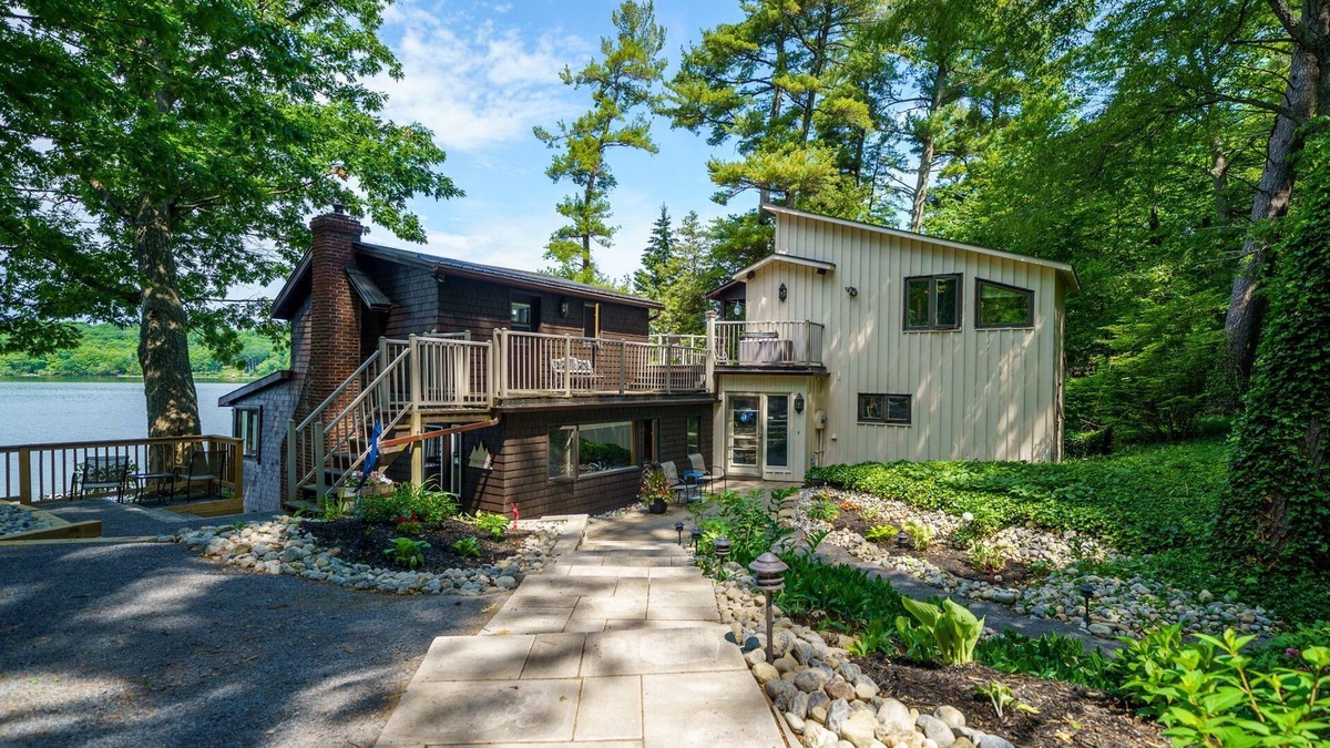 Greater Napanee Cottage | Luxury Waterfront & Woodland!