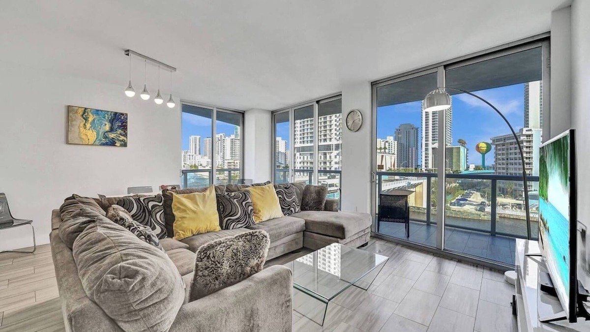 Hallandale Beach Condo | Luxury Waterfront Suite