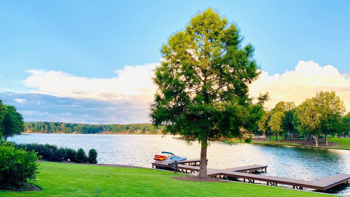 Lake Oconee Villa | Luxury Waterfront 2 Bedroom/2Bath. Prime Location !
