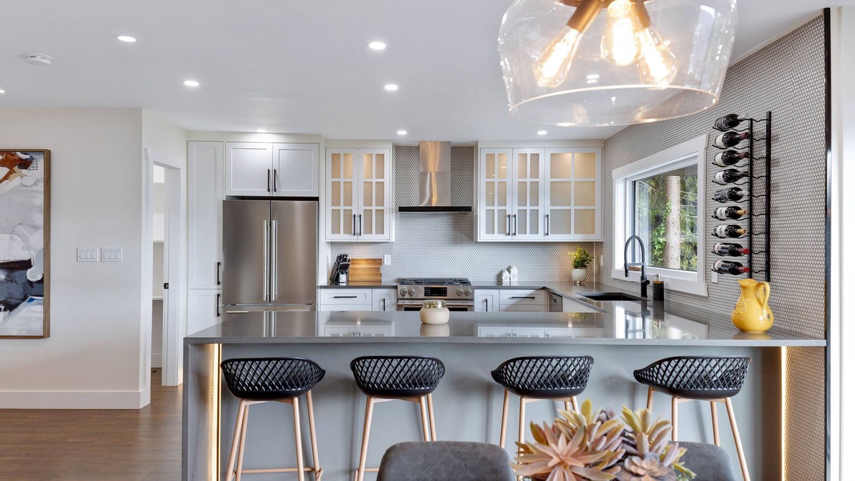 Port Moody House | *Luxury Waterfront* beautiful and peaceful retreat