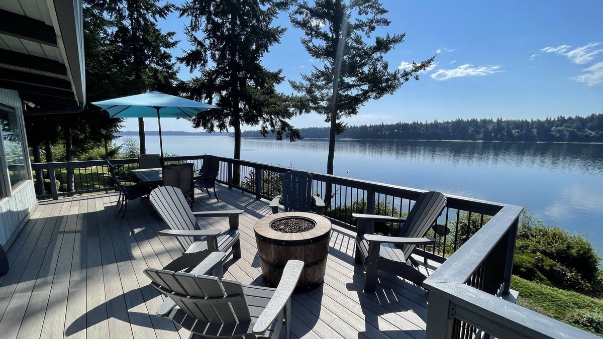 Grapeview House | Luxury Waterfront home in Grapeview, private beach, kayaks and so much more!
