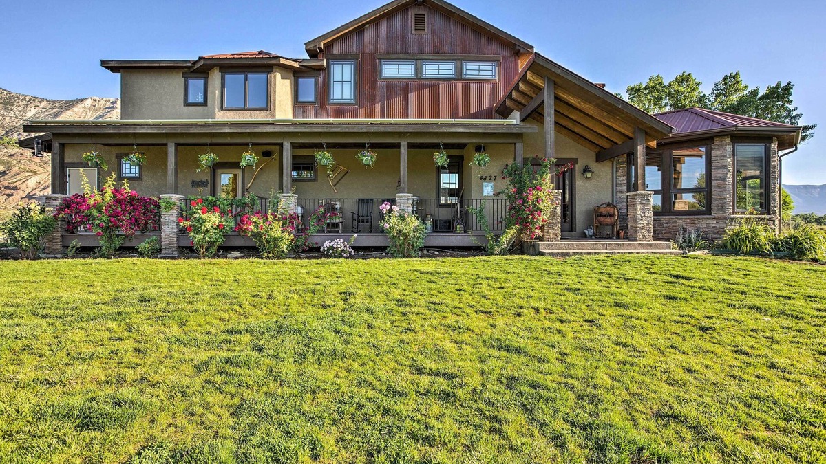 Parachute House | Luxury Waterfront Parachute House w/Fire Pit!