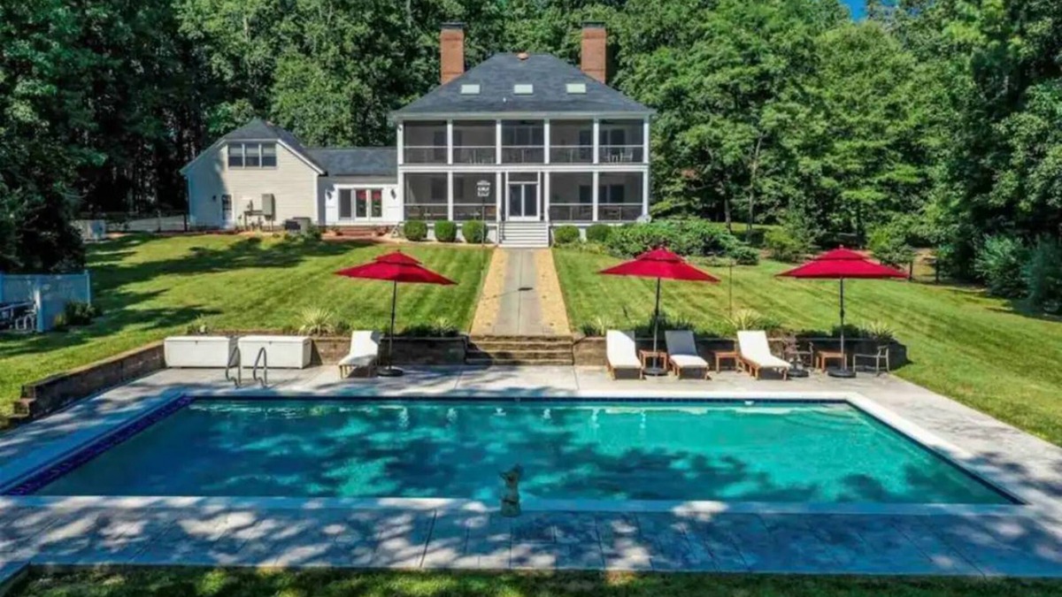 Weems House | 💎 Luxury Waterfront Retreat w/Private Pool & Dock