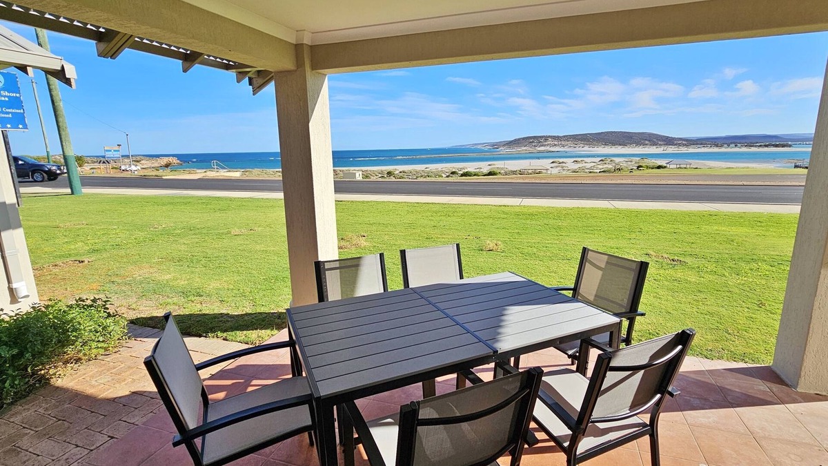 Kalbarri Apartment | Luxury Waterfront | Sleeps 6 | Resort Pool | Wifi