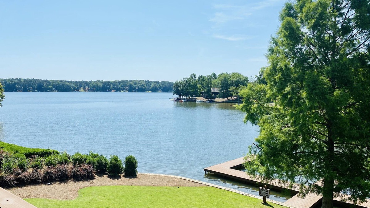 Lake Oconee Villa | Luxury Waterfront Suite/Prime Location!